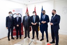 López Miras se reúne con el decano del Colegio de Economistas de la Región, Ramón Madrid (2)