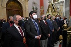López Miras asiste al besapié del Cristo del Perdón (2)
