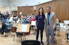 El director general del Instituto de las Industrias Culturales y la Artes ICA, Manuel Cebrián, junto a la directora de la Orquesta Sinfónica de la...