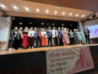 El presidente de la Comunidad, Fernando López Miras, recibe el 'Lazo Rosa Amiga' que otorga la Asociación Murciana para la Ayuda a Mujeres con Cáncer...