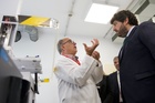 López Miras visita el Área Científica y Técnica de Investigación de la Universidad de Murcia (2)