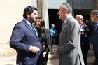 López Miras, junto a José Ramón Guerrero, hermano mayor de la Hermandad de Esclavos de Nuestro Padre Jesús del Rescate y María Santísima de la Es...