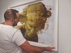 Imagen de Torregar durante el montaje de la exposición en San Javier