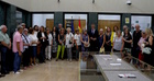Los consejeros de Hacienda y de Política Social y el responsable regional del Banco de España, junto con los mayores que han participado en esta ...