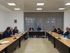 Rubira se reúne con representantes del sector del porcino en la Región de Murcia y destaca el uso de las mejores técnicas disponibles en la cadena de producción