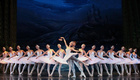 Imagen de la puesta en escena de 'El lago de los cisnes' por el Ballet Clásico Internacional