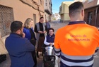 La consejera de Política Social, Familias e Igualdad, Conchita Ruiz, durante la demostración del geolocalizador de teleasistencia móvil (1)