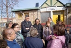 La consejera de Política Social, Conchita Ruiz, y el alcalde de Caravaca de la Cruz, José Francisco García, durante la presentación del programa ...