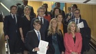 Los consejeros de las doce comunidades y las dos ciudades autónomas que han abandonado el CPFF comparecen tras salir de la reunión en señal de pr...