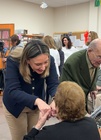 La consejera de Política Social, Familias e Igualdad, Conchita Ruiz, durante su visita al centro de día de Alcantarilla
