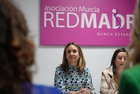 La consejera de Política Social Familias e Igualdad, Conchita Ruiz, durante su visita a las instalaciones de Red Madre (1)