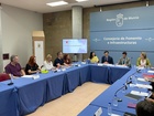 El consejero de Fomento e Infraestructuras, Jorge García Montoro, acompañado de la directora general de Servicios Sociales, Tercer Sector y Gestión...