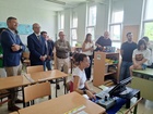 El consejero de Educación y Formación Profesional, Víctor Marín, visitó el IES San Juan de la Cruz de Caravaca de la Cruz donde se realizarán obras de sustitución de cubiertas y la instalación de placas solares este verano