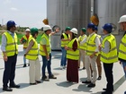 imagen de la consejera Sara Rubira durante la visita a las futuras instalaciones de la empresa Zukán 