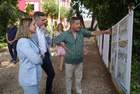 La consejera de Política Social, Conchita Ruiz, junto con el alcalde de San Pedro del Pinatar, Pedro Javier Sánchez, durante la visita a las obras...