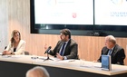 López Miras, junto al presidente del Consejo Jurídico de la Región, Antonio Gómez Fayrén, y la profesora de la Cátedra de Políticas Públicas de la...
