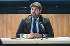López Miras, junto al presidente del Consejo Jurídico de la Región, Antonio Gómez Fayrén, y la profesora de la Cátedra de Políticas Públicas de la...