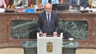 El consejero de Educación y Formación Profesional, Víctor Marín, durante su intervención en la Asamblea Regional.