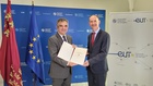 El consejero de Medio Ambiente, Universidades, Investigación y Mar Menor, Juan María Vázquez, entrega el Anteproyecto de Ley de Universidades de ...