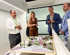 La consejera de Empresa, Empleo y Economía Social, Marisa López Aragón, durante la visita a la empresa Odin Solutions