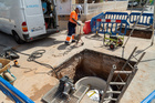 Detalle de las obras de rehabilitación de la red de saneamiento a través del sistema de enfundados.