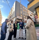 El consejero de Fomento e Infraestructuras, Jorge García Montoro, acompañado de la alcaldesa de Jumilla, Seve González, y la directora general de...