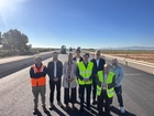 El consejero de Fomento e Infraestructuras, Jorge García Montoro, supervisa las obras de reasfaltado de la autovía que conecta Alhama de Murcia con...