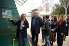 La consejera de Pol&iacute;tica Social, Familias e Igualdad, Conchita Ruiz, junto al sobrino de Piedad de la Cierva, Juan de la Cierva, y familiares durante...