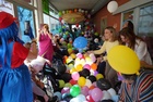 La consejera de Pol&iacute;tica Social, Familias e Igualdad, Conchita Ruiz, participando en la fiesta de Carnaval de la Residencia Psicogeri&aacute;trica `Virgen...