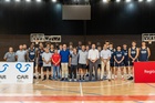 El Director General de Deportes, Fran S&aacute;nches, posa junto a parte del staff y la plantilla del UCAM Murcia CB