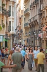 Imagen de archivo de una calle de la Regi&oacute;n de Murcia repleta de transeuntes
