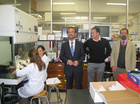 El consejero de Universidades, Empresa e Investigación, Salvador Marín,  vista las instalaciones del Grupo de Excelencia 'Estudio Morfológico de ...