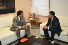 El consejero Sevilla recibe a un representante de Spanair (1)