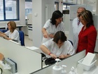 Palacios visita el Servicio de Anatomía Patológica del Hospital General Universitario Reina Sofía
