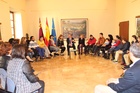 El presidente de la Comunidad recibe a la presidenta de Astrapace y a un grupo de personas de esta asociación. II