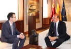 Pedro Antonio Sánchez recibió hoy a Carlos Bravo, médico lorquino que realizó el mejor examen a Médico Interno Residente de toda España (1)