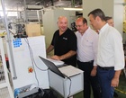 El presidente de la Comunidad visita la empresa 'Colchones Ecus' (2)