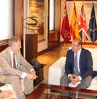 El presidente de la Comunidad recibe al embajador de Reino Unido en España, Simon Manley (1)