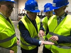 El consejero de Empleo, Universidades, Empresa y Medio Ambiente, Javier Celdrán, visitó hoy la empresa Azor Ambiental en la que conoció su labor ...