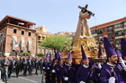 El presidente Fernando López Miras asiste al traslado de la imagen de Nuestro Padre Jesús Nazareno (1)