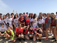 Unos 70 jóvenes participan en el campamento de verano 'Arbolar Beach Rock' de Los Urrutias