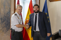 El presidente de la Comunidad, Fernando López Miras, se reúne con el nuevo Jefe Superior de la Policía Nacional en la Región de Murcia, Alfonso Navarro