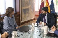 El jefe del Ejecutivo regional, Fernando López Miras, se reúne con la presidenta de Navantia, Susana de Sarriá (2)