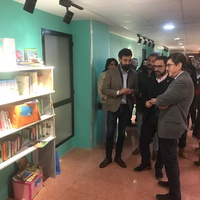 El consejero de Salud, Manuel Villegas inauguró la 'Biblioteca Solidaria' del hospital Rafael Méndez
