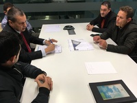 El director de Entidad de Saneamiento y Depuración de Aguas Residuales de la Región de Murcia, Ignacio Díaz (2i) y el alcalde de Torre Pacheco, Antonio León (1d), durante la reunión que mantuvieron hoy en el Ayuntamiento