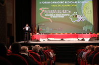 l presidente de la Comunidad inaugura el ¿II Fórum ganadero de porcino de la Región de Murcia¿/2
