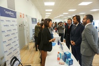 Miguel Motas visita la Feria de Empleo y Emprendimiento dirigida a jóvenes (2)