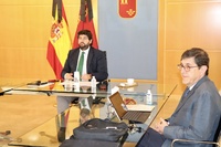Reunión telemática mantenida entre el presidente de la Comunidad, Fernando López Miras, acompañado por el consejero de Salud, Manuel Villegas, y los alcaldes de los 45 ayuntamientos de la Región (2)