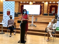 La consejera de Turismo, Juventud y Deportes, Cristina Sánchez, interviene en el acto de adhesión al Sicted del Ayuntamiento de Molina de Segura y de entrega del sello 'Safe Tourism Certified' a la oficina de Turismo