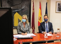 Ana Martínez Vidal, consejera de Empresa, Industria y Portavocía junto a Eduardo Piné, director general de Energía y Actividad Industrial y Minera
